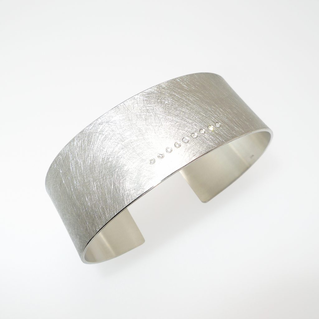 Armreif-Silber-925-Palladium-doublee-Brillinaten-TW-si_web Armspange federnd, Silber 925, Palladium 500 doublee, 9 Brillianten, Tw-Si