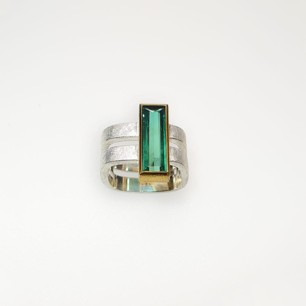 Quadratring flach, Silber 925, Gelbgold 900, Turmalin grün, Baguette facettiert