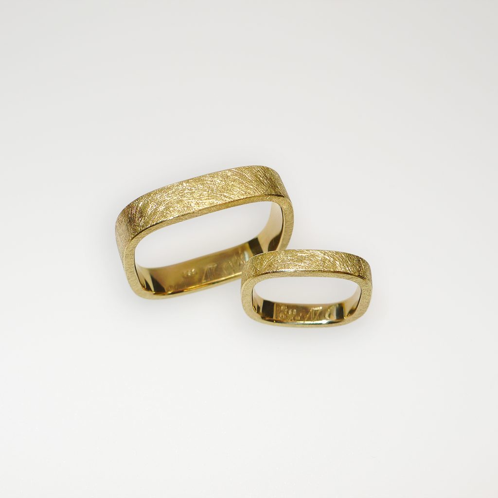 Quadratringe, flach, Gelbgold 750