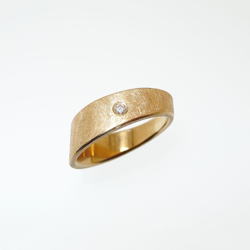 Ring-asymmetrisch-im-Verlauf-Rotgold-750-Brilliant-TW-si_web Ring asymmetrisch im Verlauf, Rotgold 750, Brilliant Tw-Si