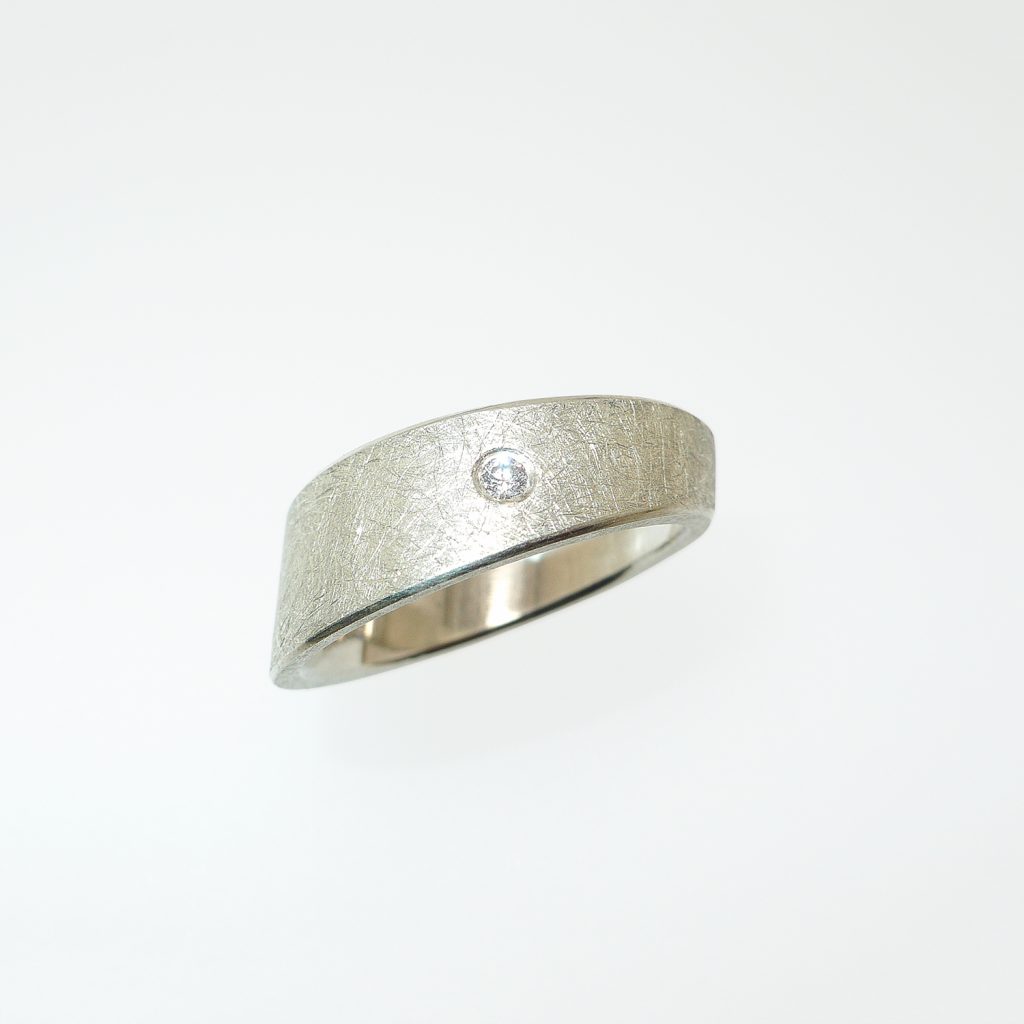 Ring-asymmetrisch-im-Verlauf-Silber-925-Brilliant-TW-si_web Ring asymmetrisch im Verlauf, Silber 925, Brilliant Tw-Si