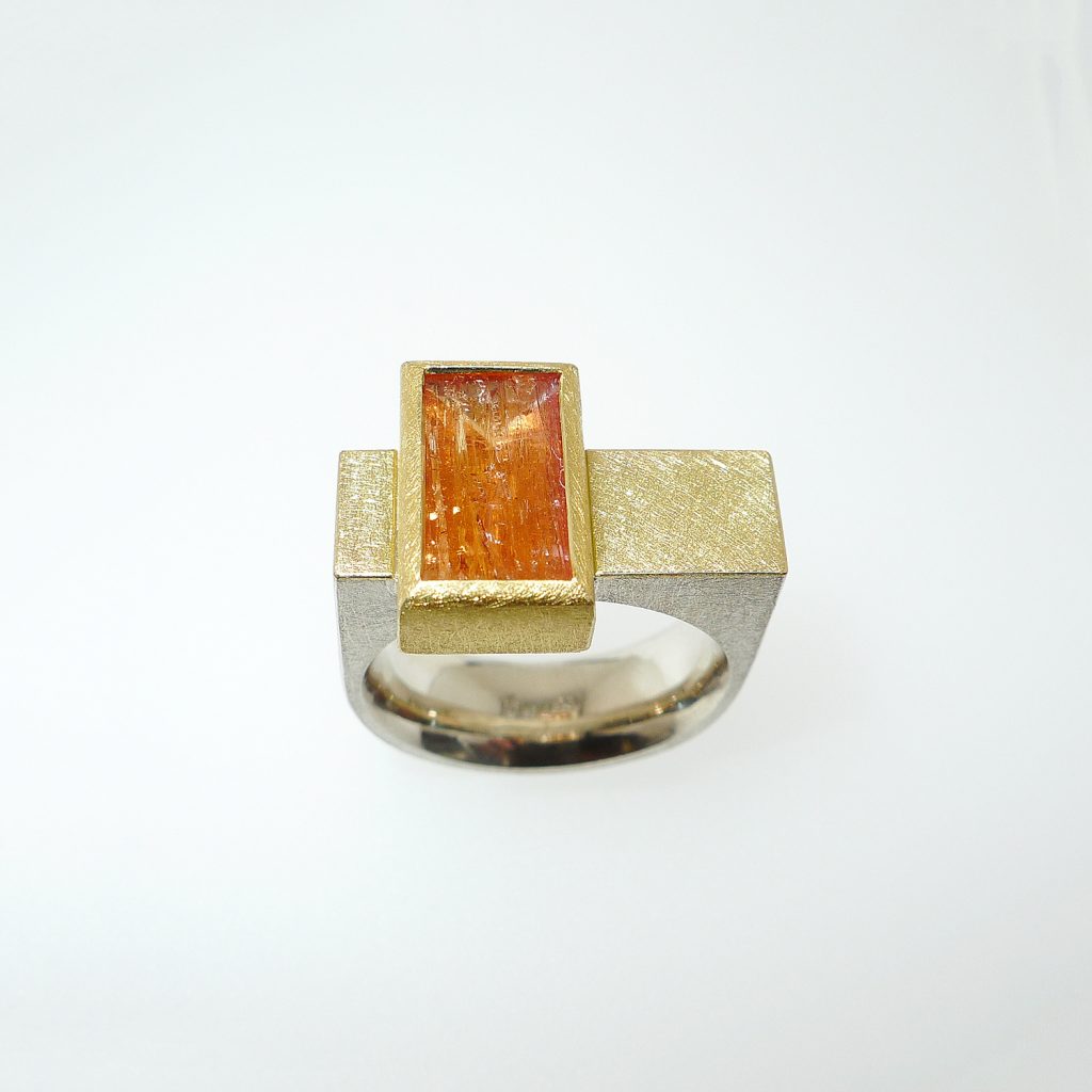 Ring kubisch gerade, Silber 925, Gelbgold 750, Imperialtopas, Baguette